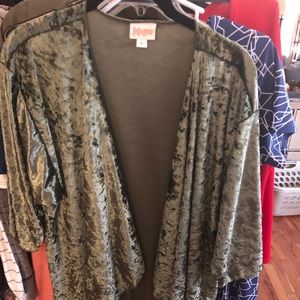 Small Elegant Shirley